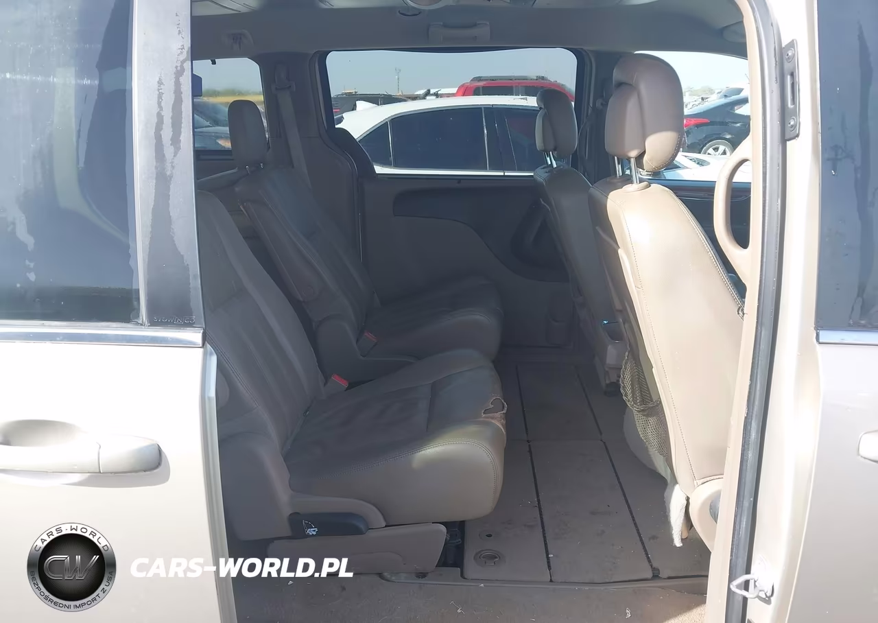 2013 Chrysler Town & Country Touring VIN:2C4RC1BG9DR539193 - 8