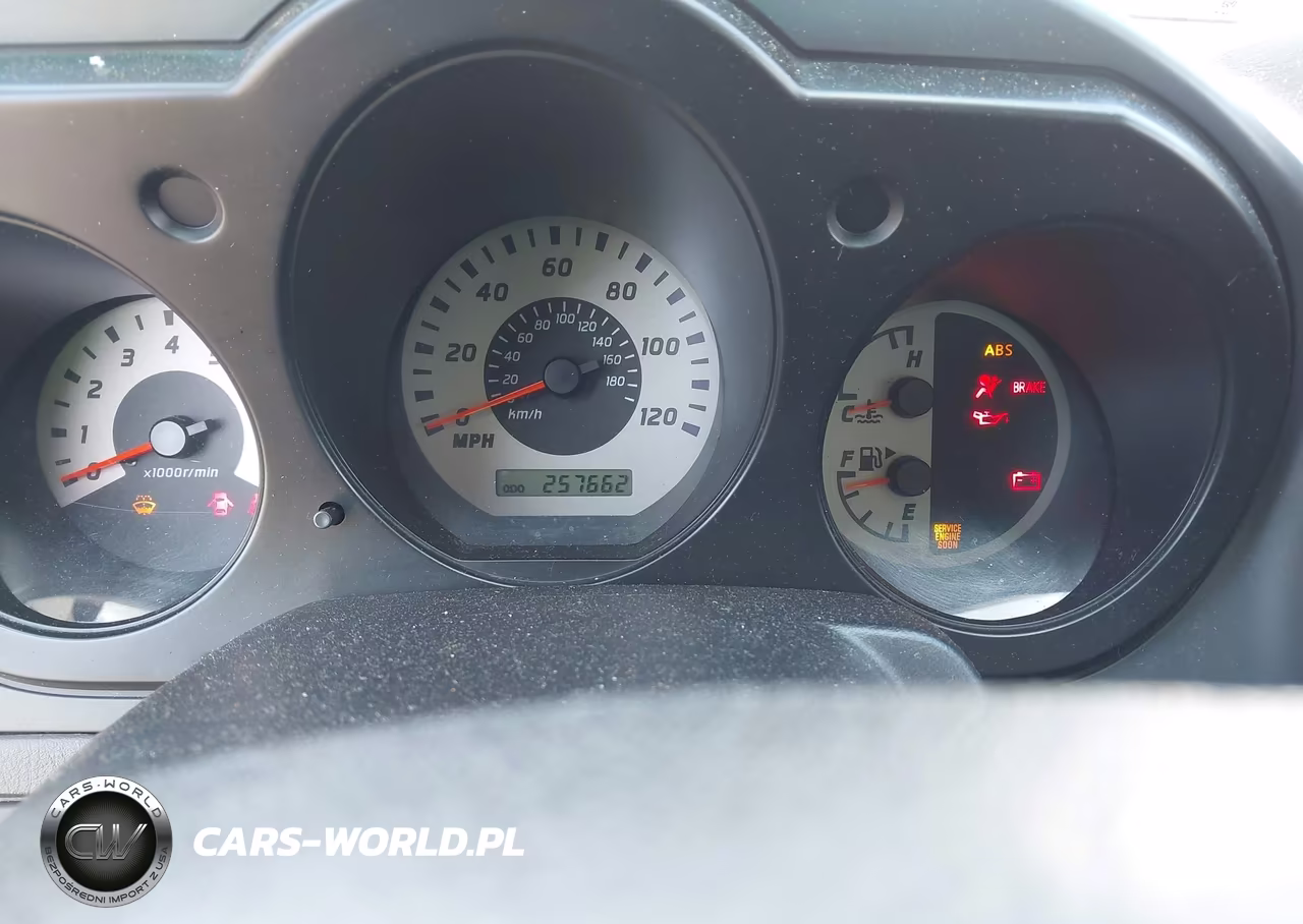 2004 Nissan Xterra Xe VIN:5N1ED28YX4C677282 - 7