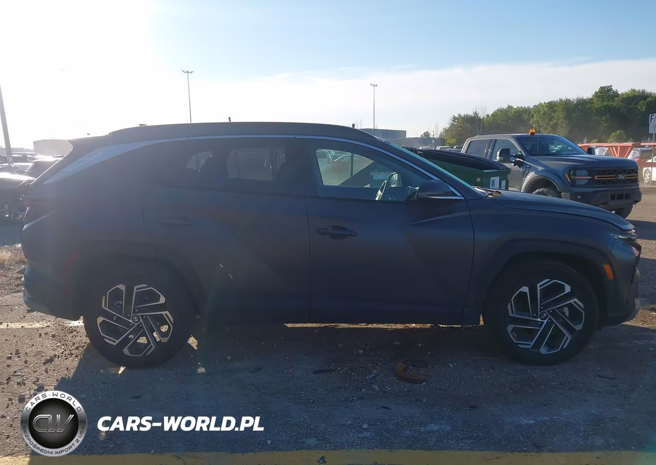 2025 Hyundai Tucson Limited VIN:5NMJECDE2SH579833 - 13