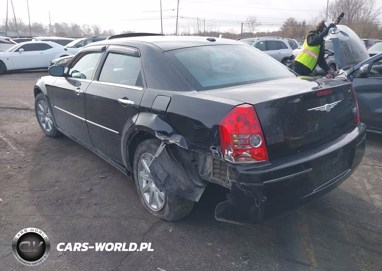 2010 Chrysler 300 Touring-Signature Series-Executive Series VIN:2C3CA5CVXAH330518 - 3