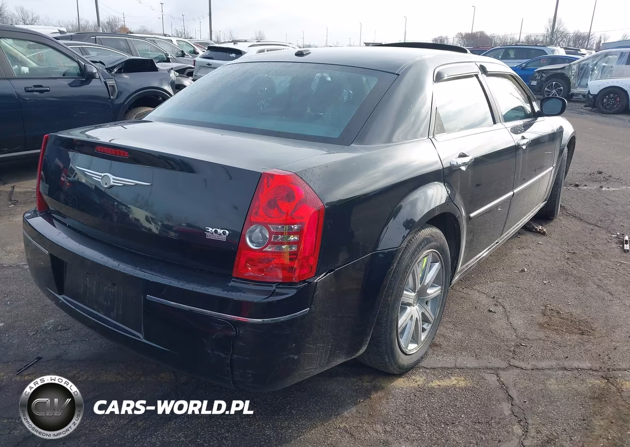 2010 Chrysler 300 Touring-Signature Series-Executive Series VIN:2C3CA5CVXAH330518 - 4