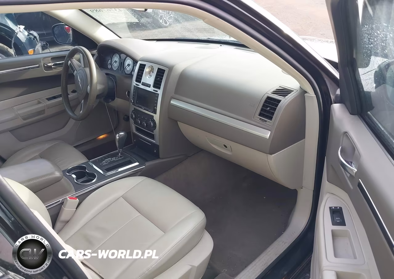 2010 Chrysler 300 Touring-Signature Series-Executive Series VIN:2C3CA5CVXAH330518 - 5