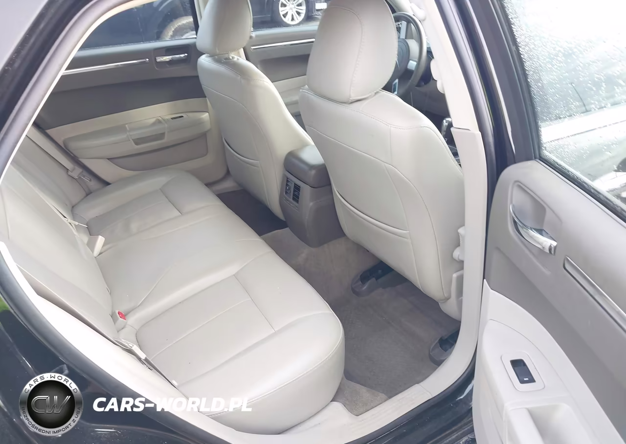 2010 Chrysler 300 Touring-Signature Series-Executive Series VIN:2C3CA5CVXAH330518 - 8