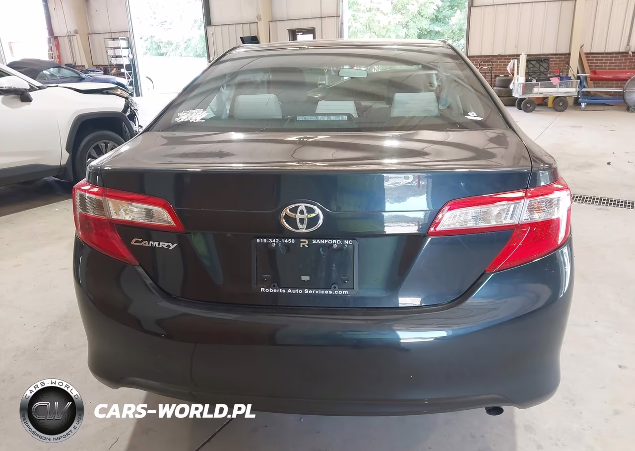 2014 Toyota Camry L VIN:4T4BF1FK5ER423261 - 17