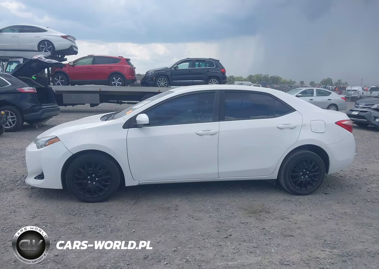 2017 Toyota Corolla Le VIN:5YFBURHE7HP638698 - 14
