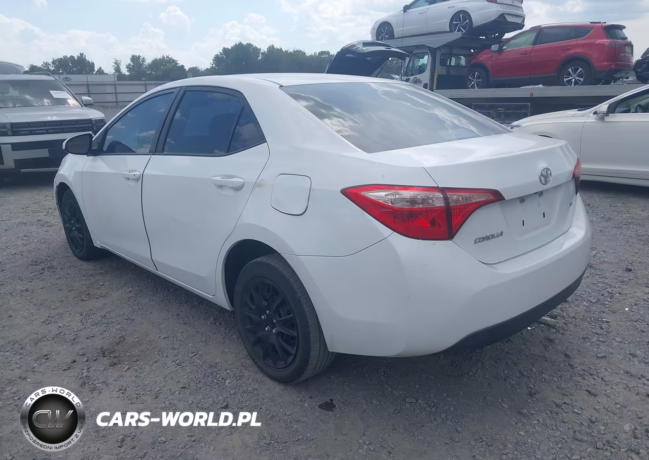 2017 Toyota Corolla Le VIN:5YFBURHE7HP638698 - 3