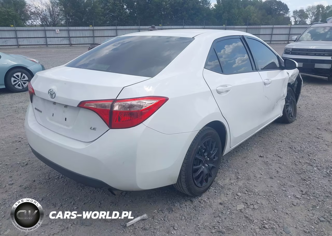 2017 Toyota Corolla Le VIN:5YFBURHE7HP638698 - 4