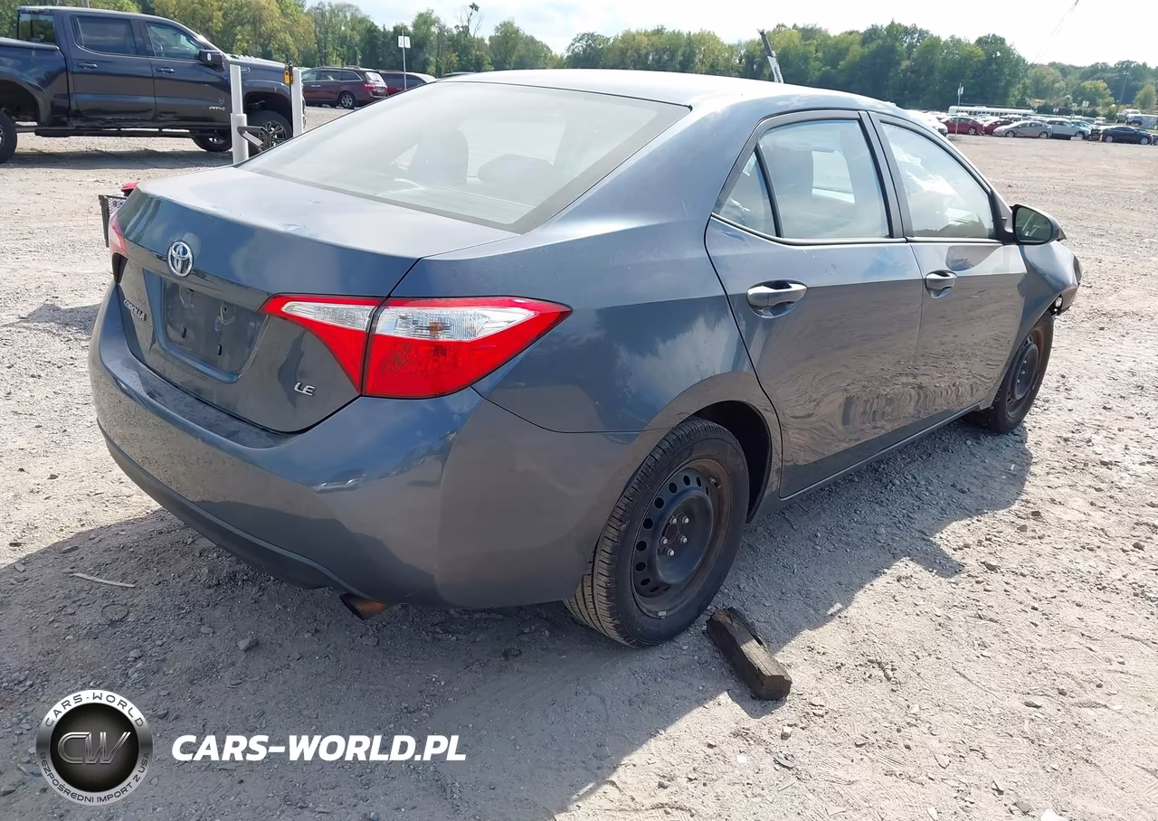2015 Toyota Corolla Le VIN:2T1BURHE9FC479549 - 4
