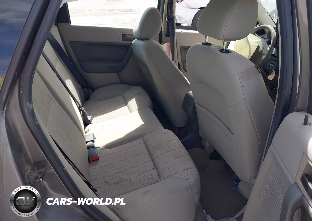 2011 Ford Focus Se VIN:1FAHP3FN3BW173228 - 8