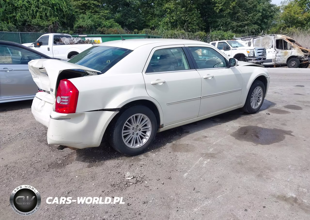 2008 Chrysler 300 Touring VIN:2C3KA53G68H222968 - 4