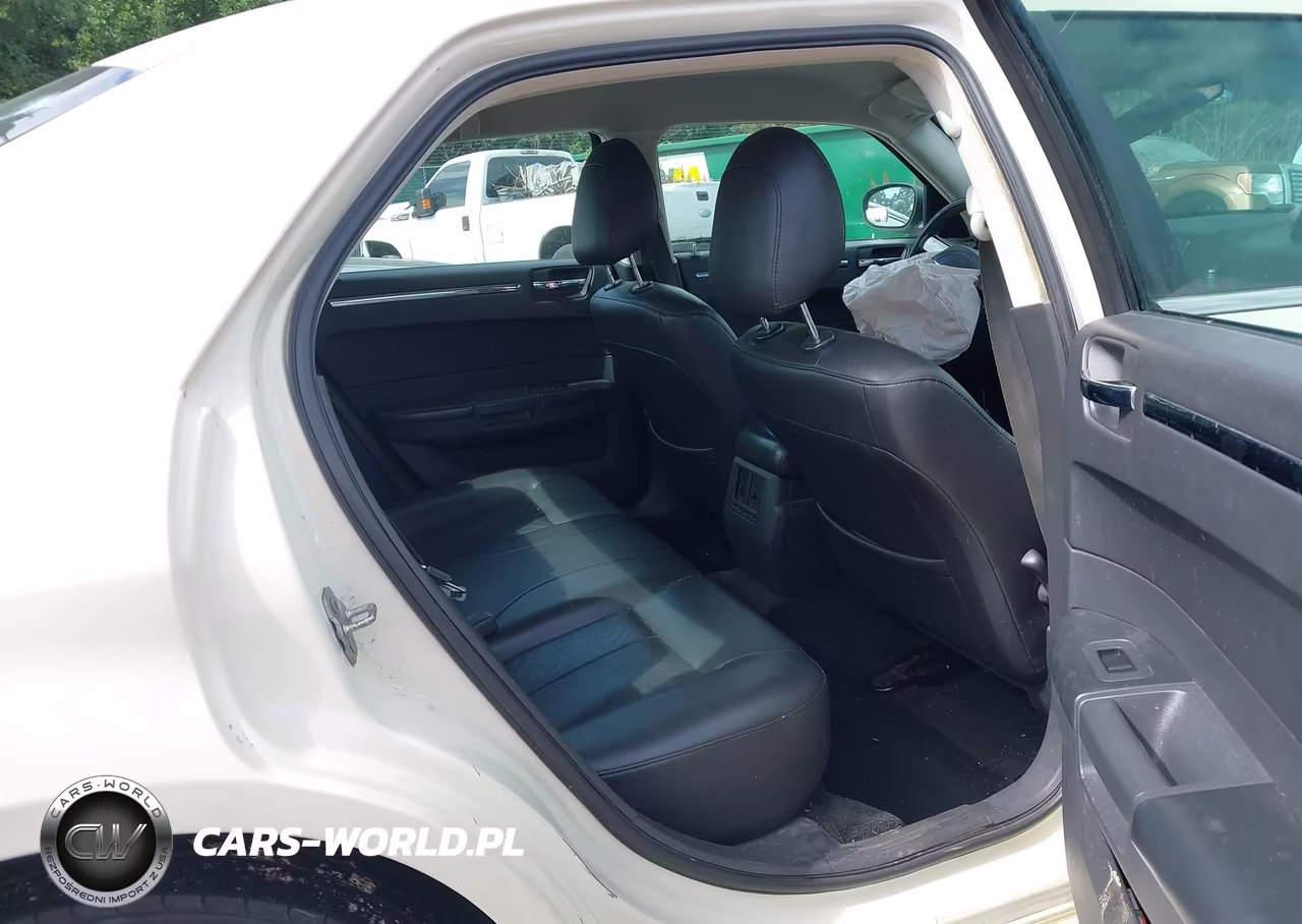 2008 Chrysler 300 Touring VIN:2C3KA53G68H222968 - 8