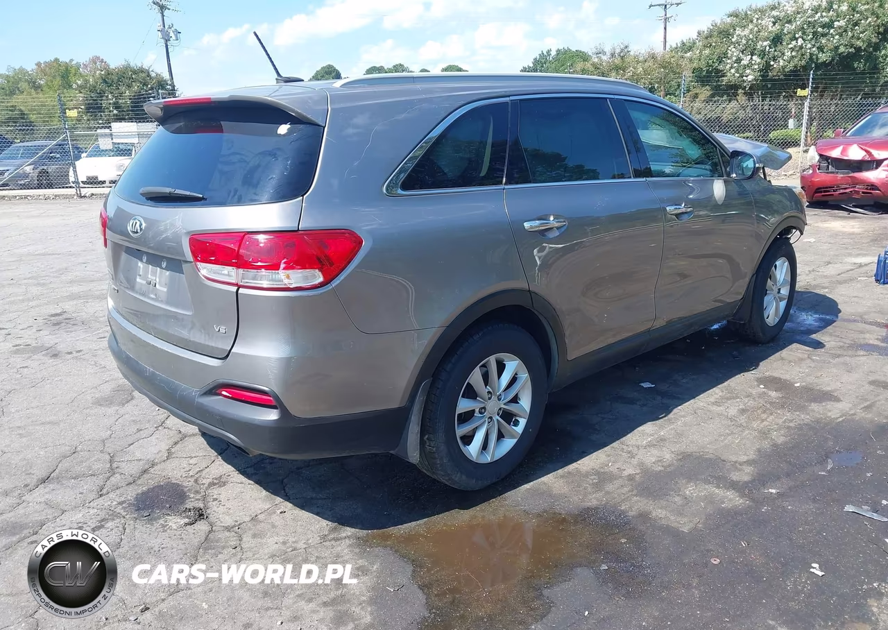 2017 Kia Sorento 3.3L Lx VIN:5XYPG4A52HG199330 - 4