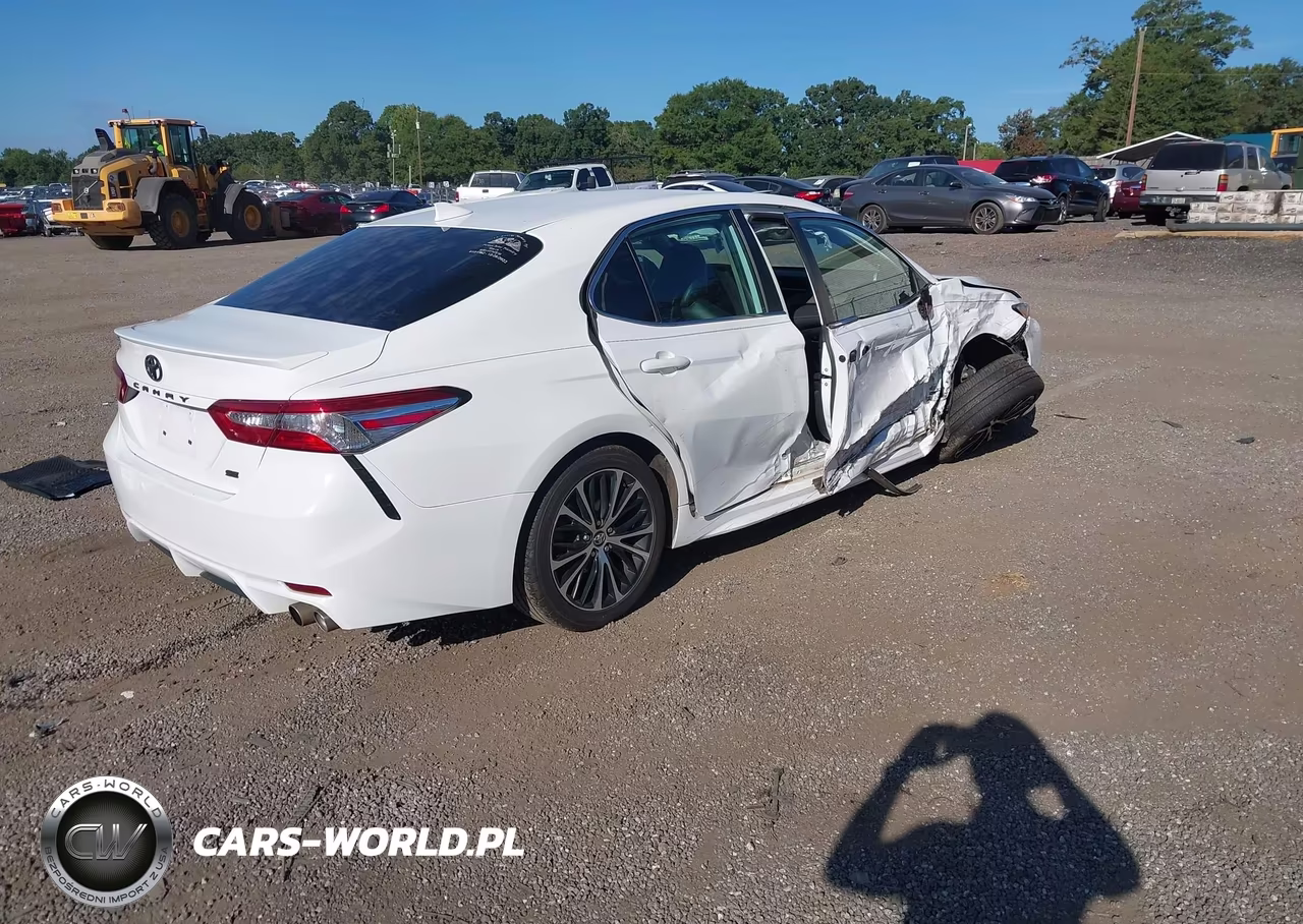 2020 Toyota Camry Se VIN:4T1G11AK8LU898258 - 4