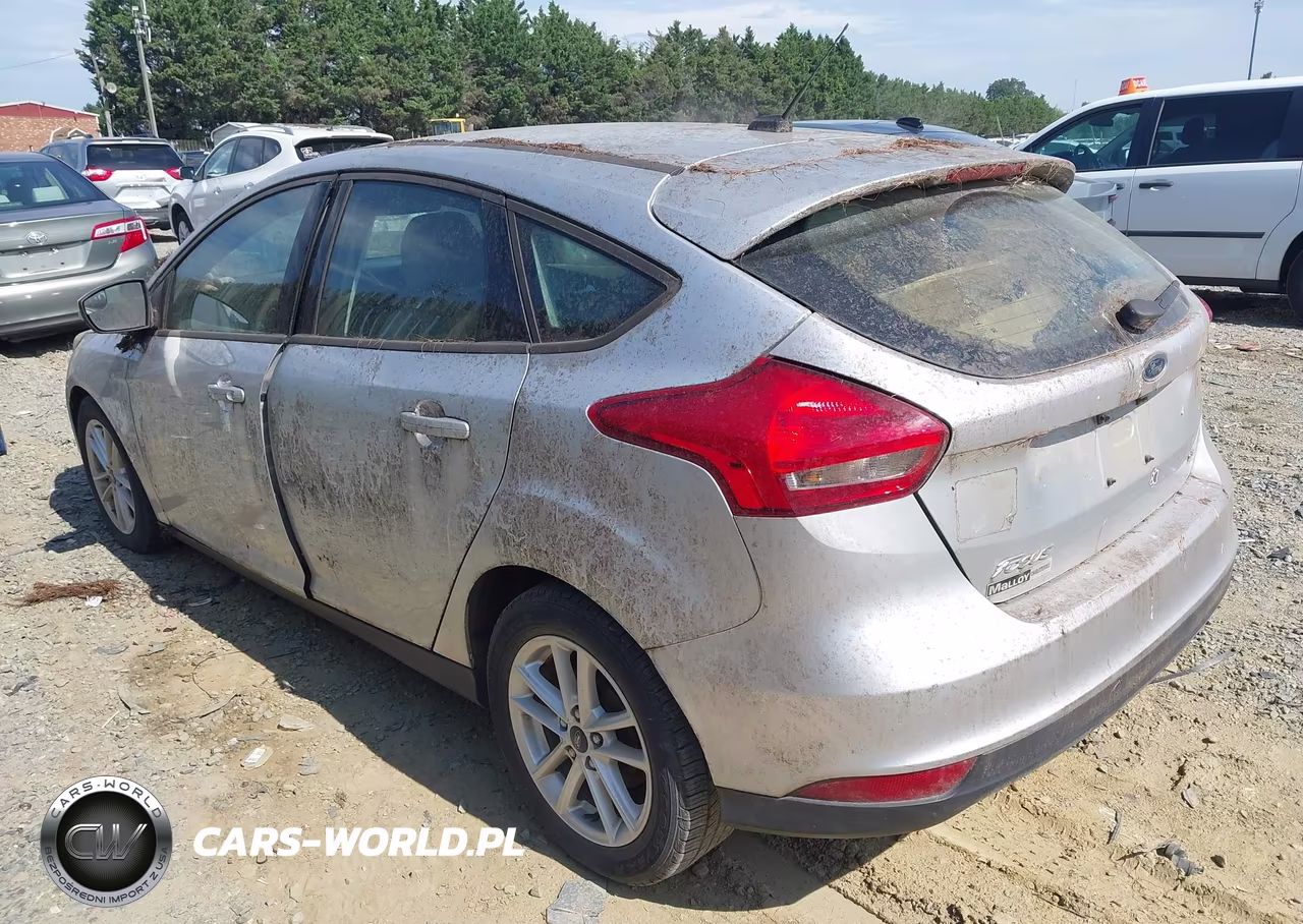 2017 Ford Focus Se VIN:1FADP3K27HL208972 - 3