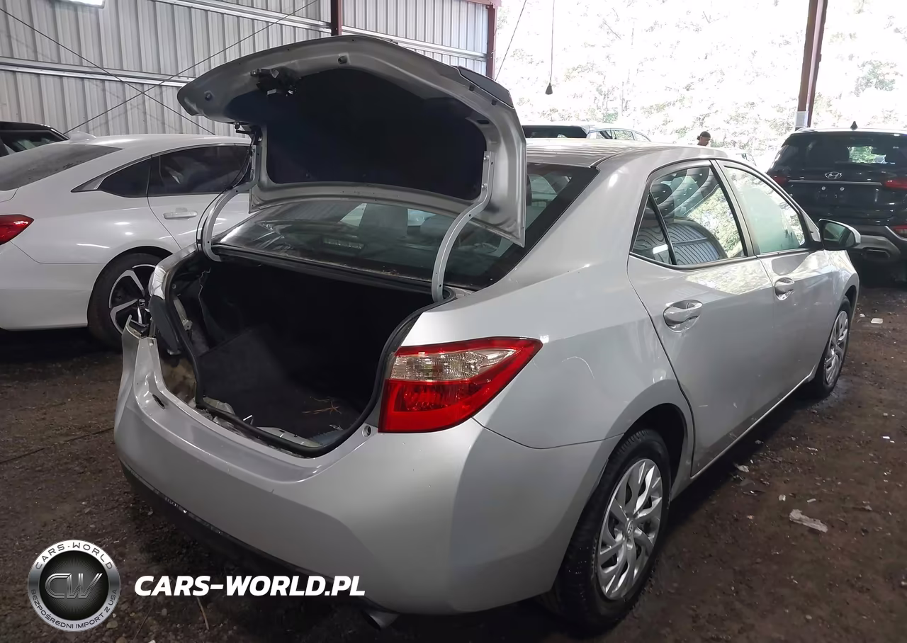 2017 Toyota Corolla Le VIN:2T1BURHE5HC807830 - 4