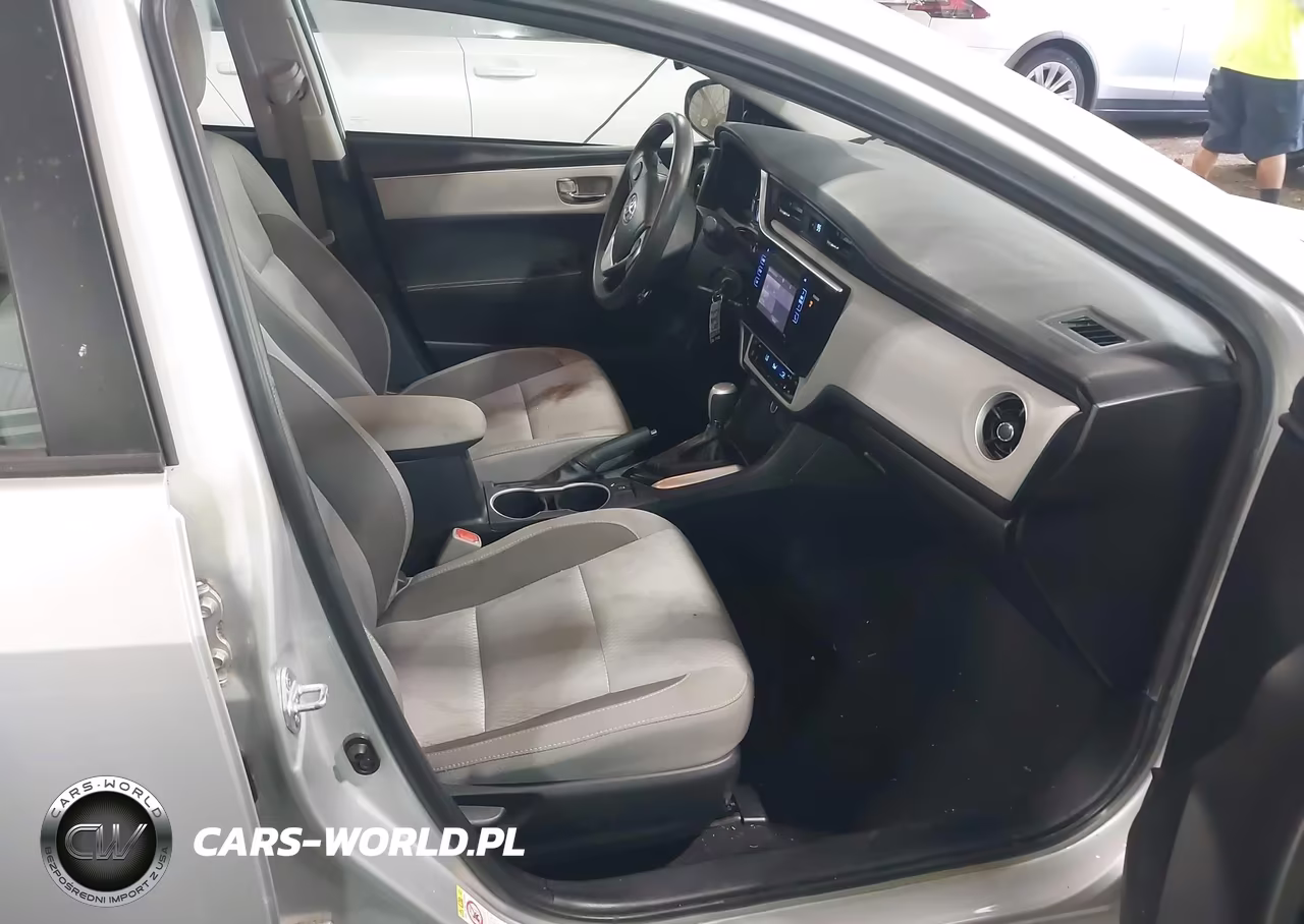 2017 Toyota Corolla Le VIN:2T1BURHE5HC807830 - 5