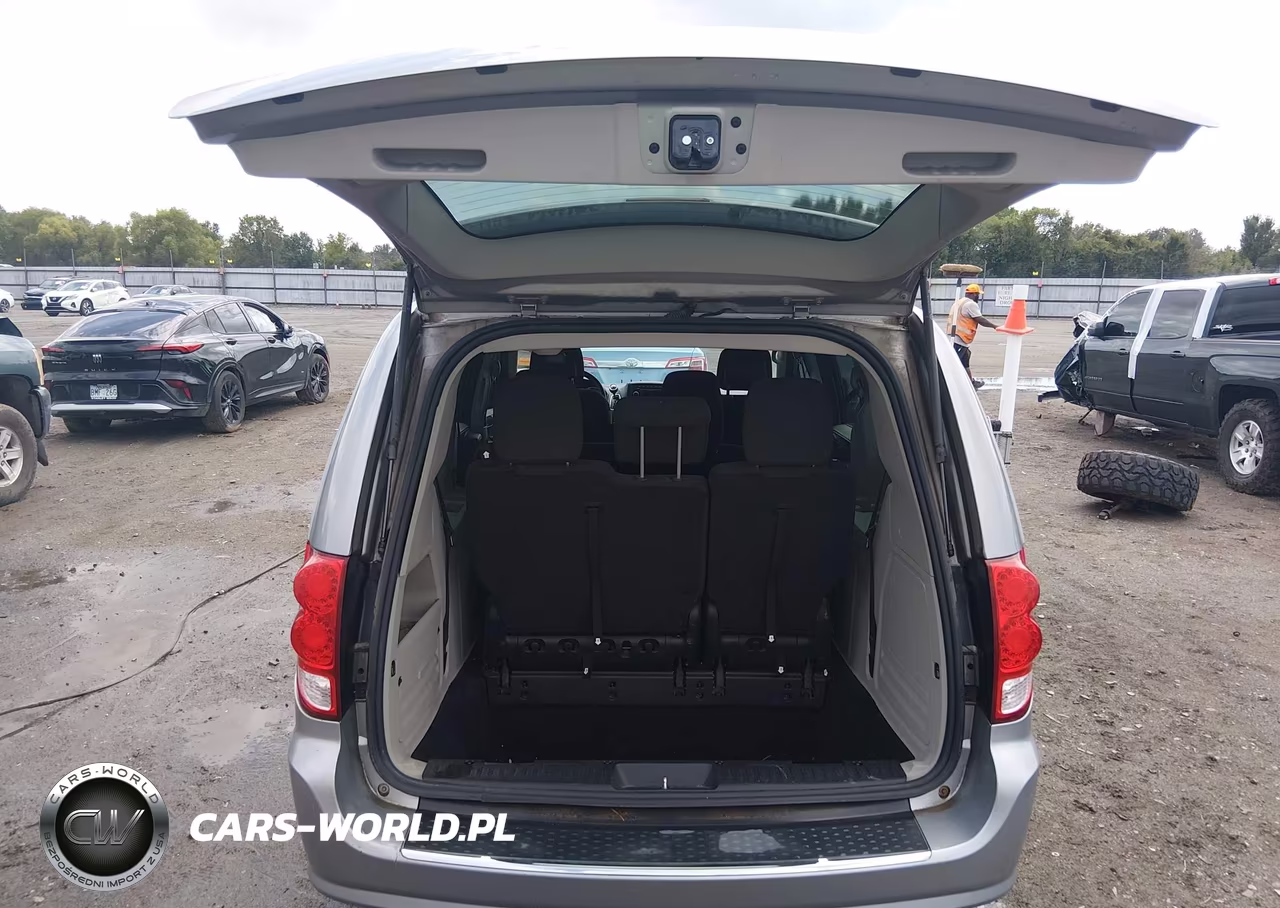 2015 Dodge Grand Caravan American Value Pkg VIN:2C4RDGBG3FR748089 - 17