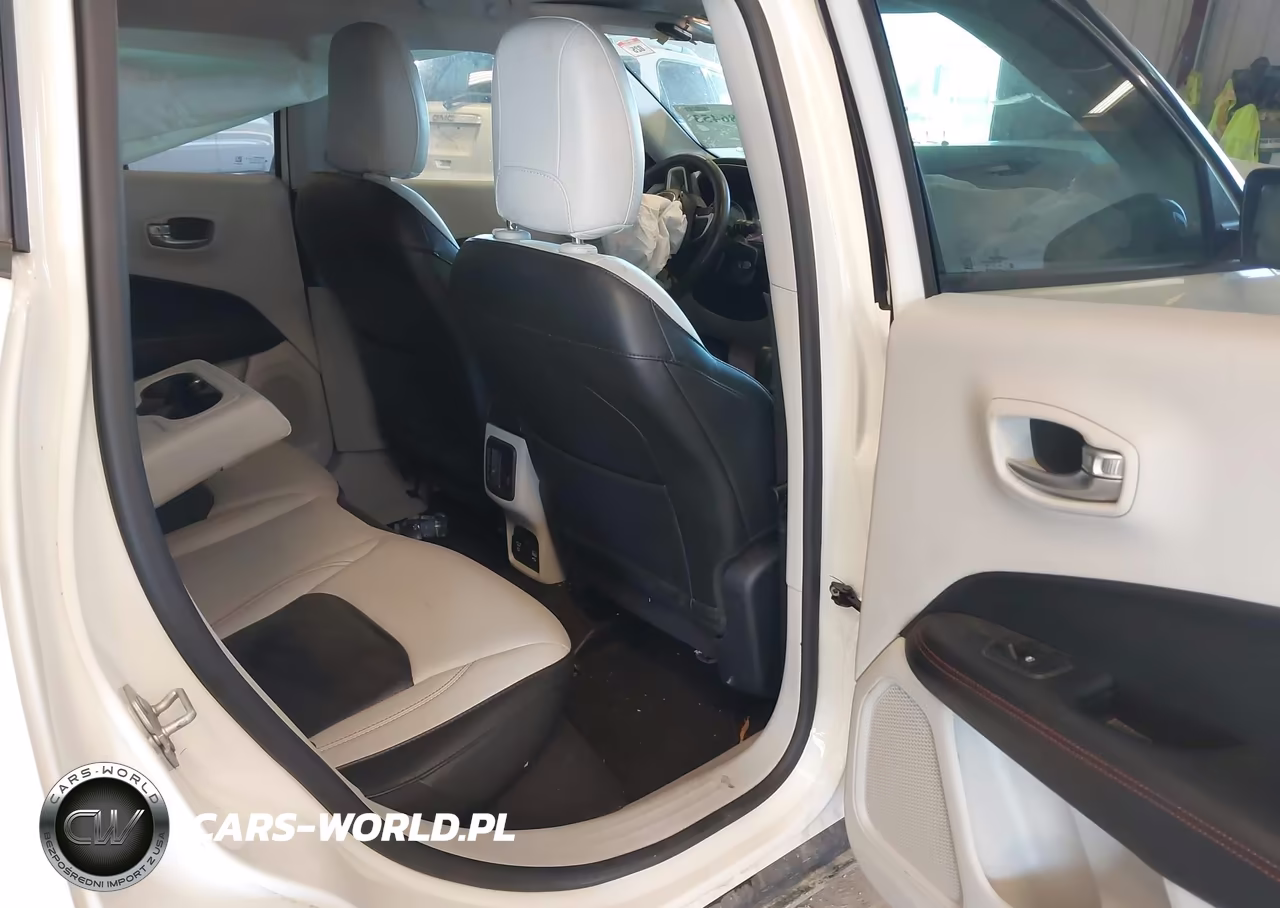 2018 Jeep Compass Limited 4X4 VIN:3C4NJDCB3JT372539 - 8