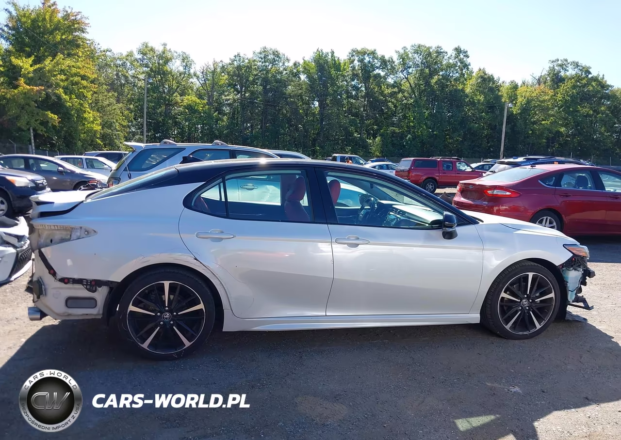 2019 Toyota Camry Xse VIN:4T1B61HK8KU183609 - 14