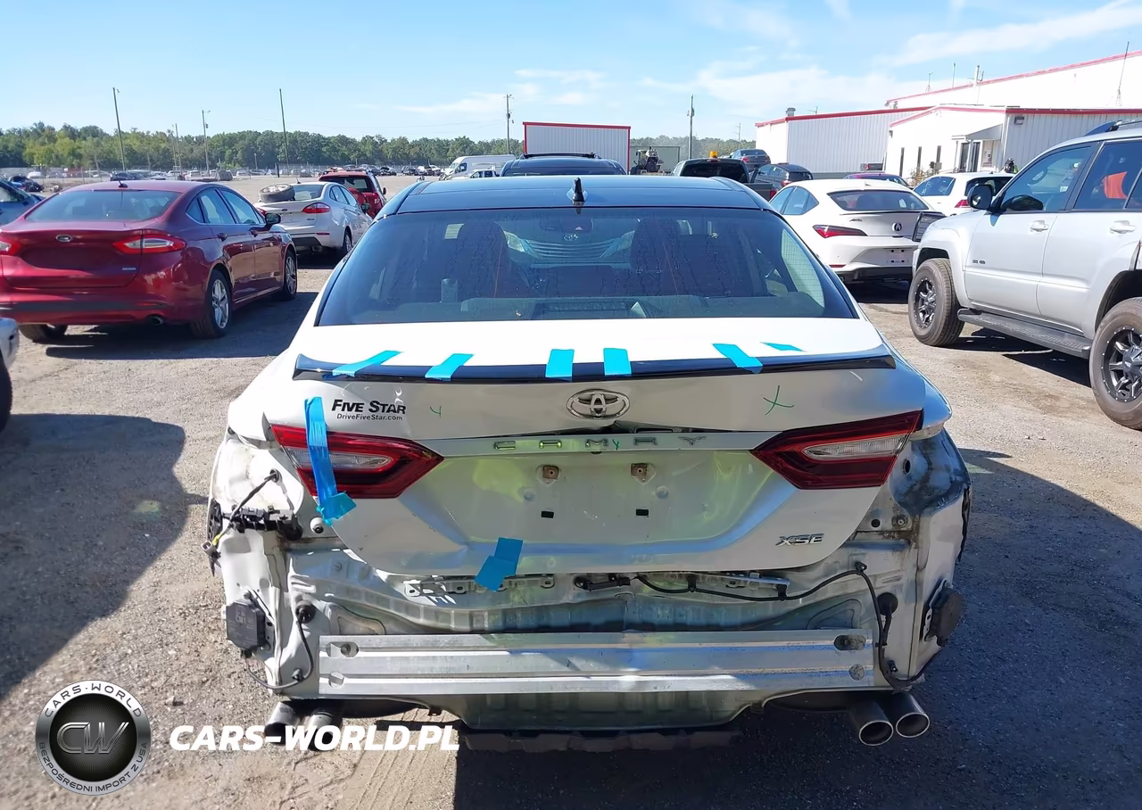 2019 Toyota Camry Xse VIN:4T1B61HK8KU183609 - 17