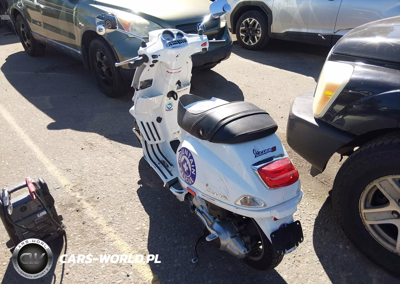 2009 Vespa Lx 150 VIN:ZAPM448F395601505 - 3