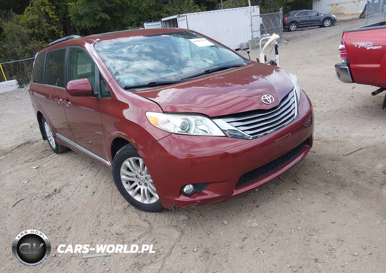 2017 Toyota Sienna Xle 8 Passenger