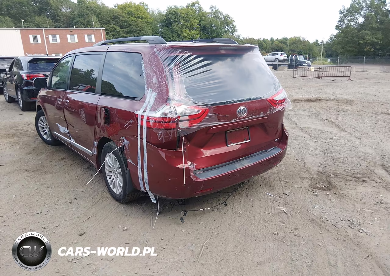 2017 Toyota Sienna Xle 8 Passenger VIN:5TDYZ3DC1HS818733 - 3
