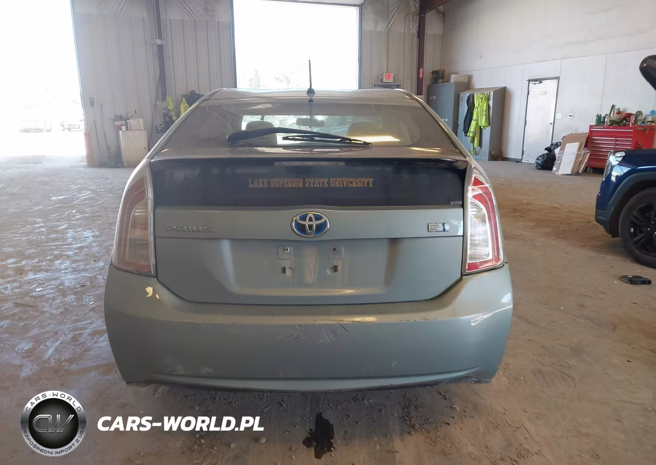 2013 Toyota Prius Two VIN:JTDKN3DU4D5568267 - 16