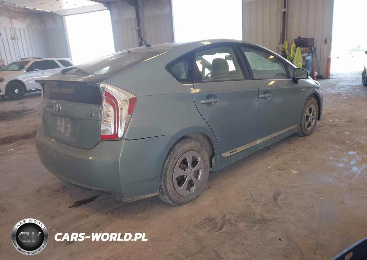 2013 Toyota Prius Two VIN:JTDKN3DU4D5568267 - 4