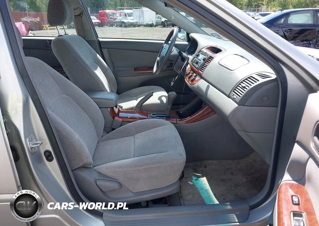 2003 Toyota Camry Le VIN:4T1BE32K23U729149 - 5