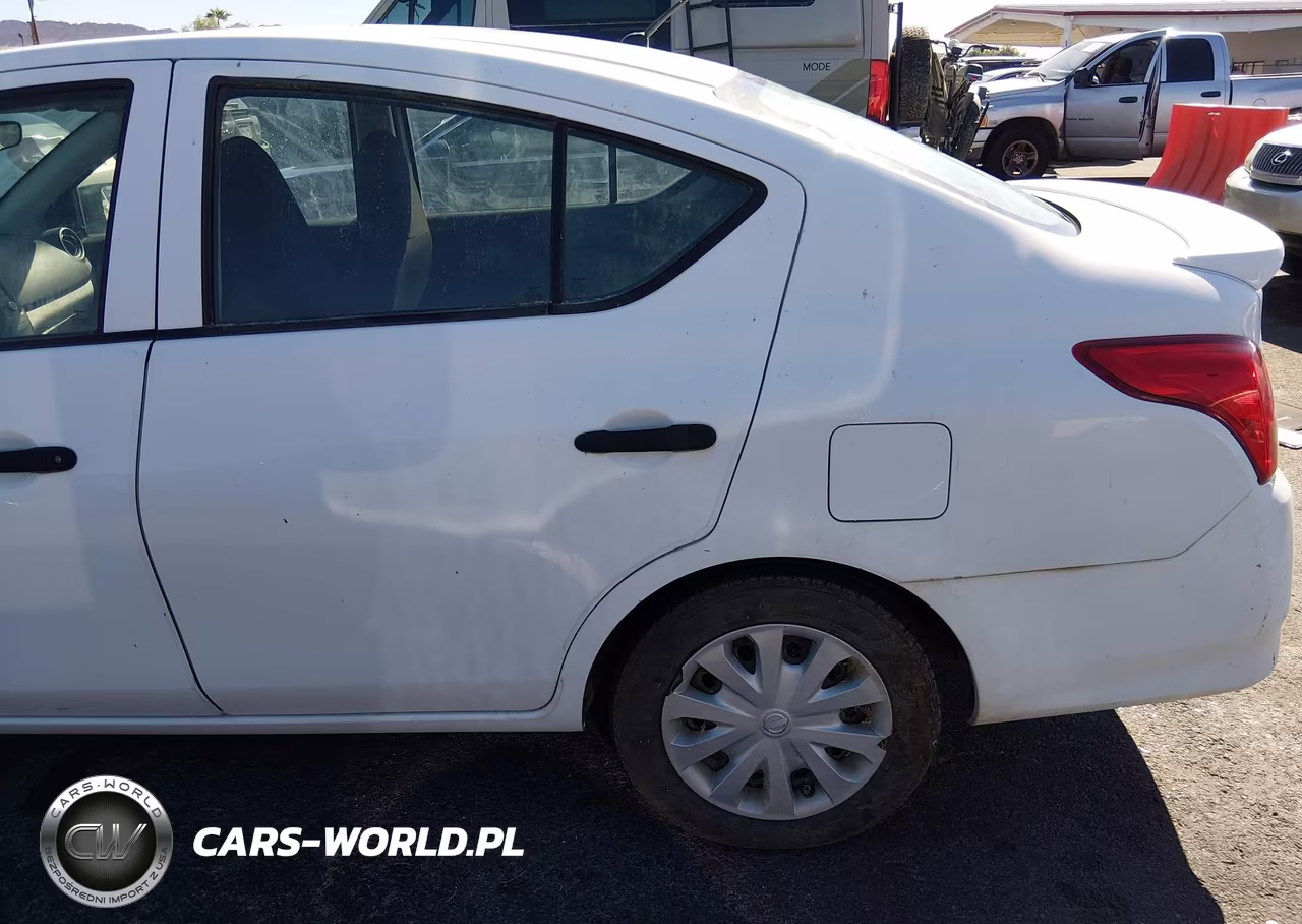 2015 Nissan Versa 1.6 S+ VIN:3N1CN7AP5FL901043 - 13