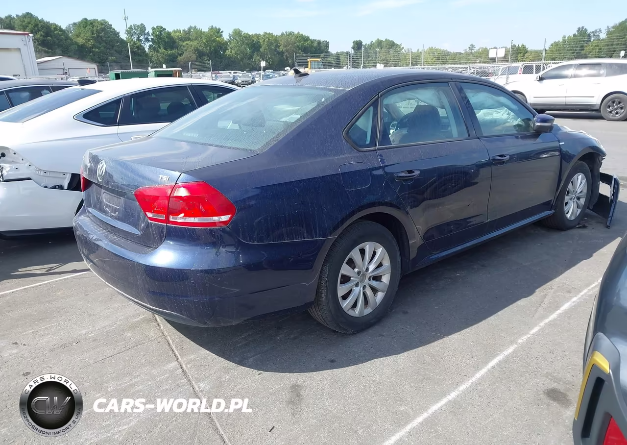 2015 Volkswagen Passat 1.8T Wolfsburg Edition VIN:1VWAT7A3XFC073619 - 4