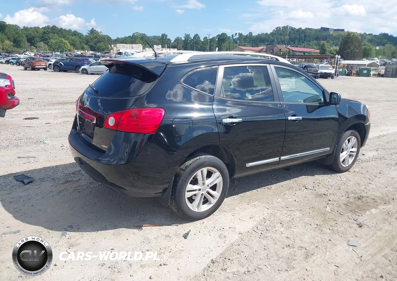 2015 Nissan Rogue Select S VIN:JN8AS5MV1FW755475 - 4