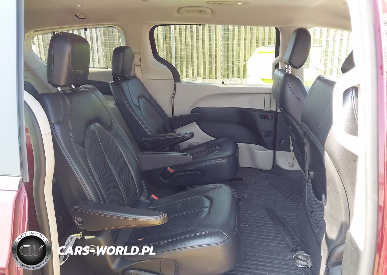 2019 Chrysler Pacifica Touring L VIN:2C4RC1BG6KR554876 - 8