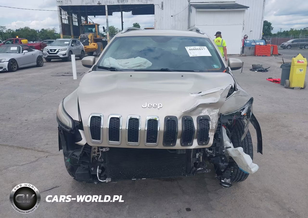 2015 Jeep Cherokee Latitude VIN:1C4PJMCS0FW529437 - 13