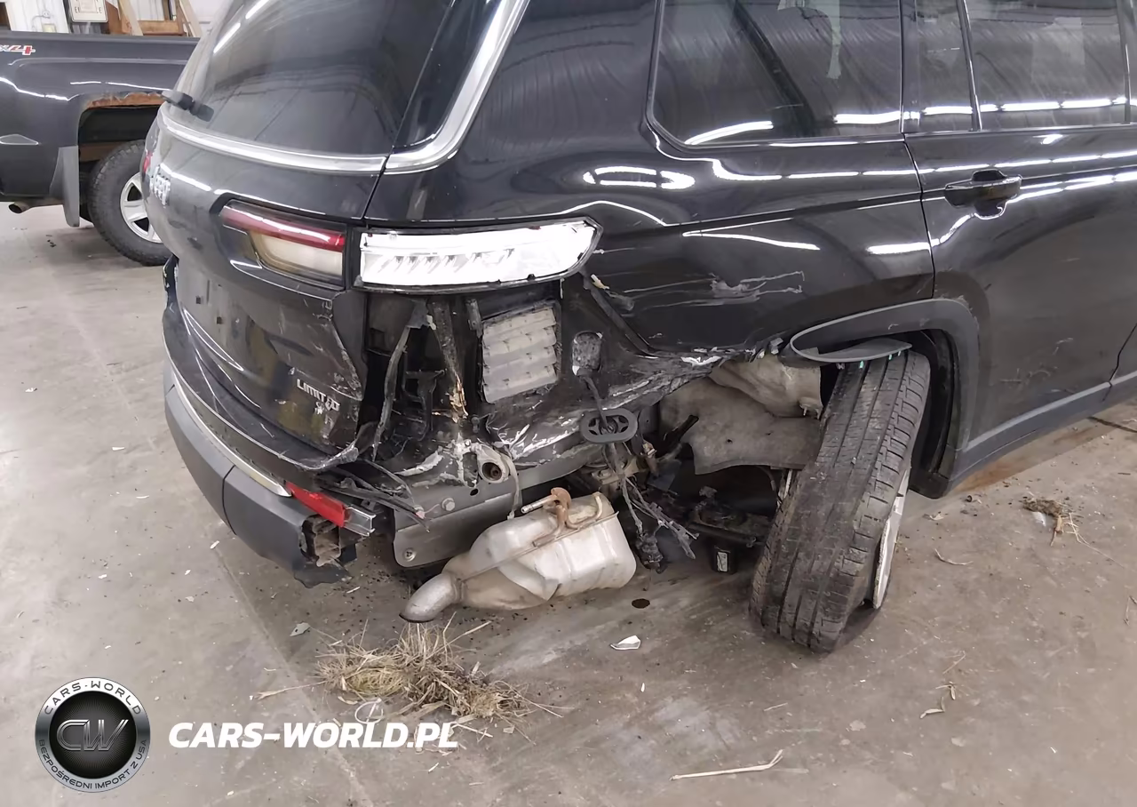 2023 Jeep Grand Cherokee L Limited 4X4 VIN:1C4RJKBG9P8841269 - 6