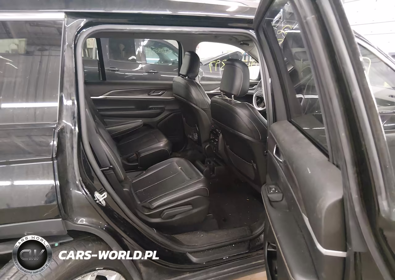 2023 Jeep Grand Cherokee L Limited 4X4 VIN:1C4RJKBG9P8841269 - 8