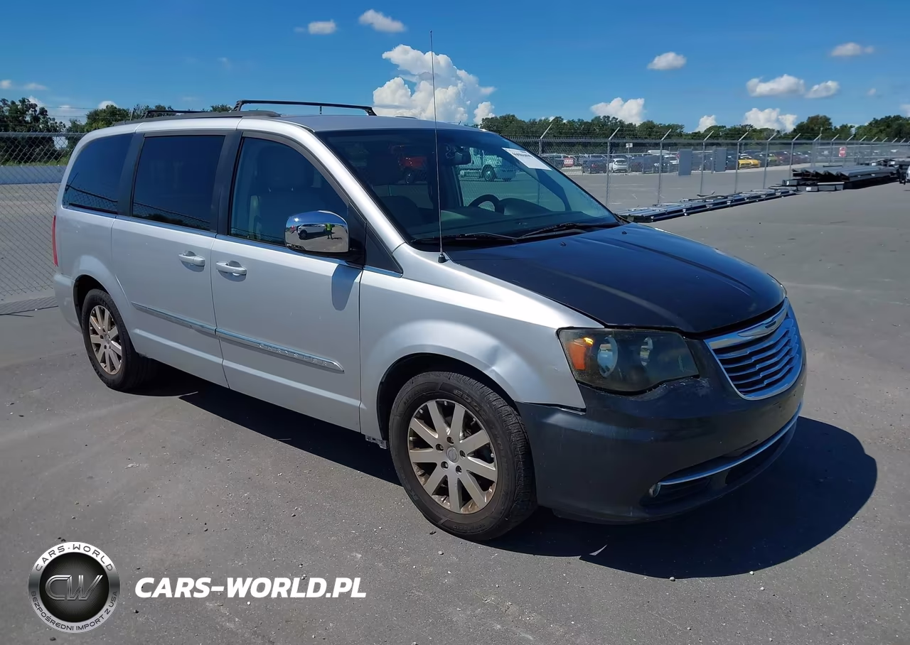 2011 Chrysler Town & Country Touring-L – zdjęcie 1 z 11