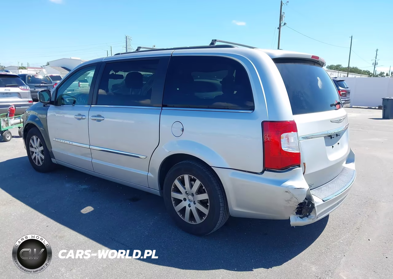 2011 Chrysler Town & Country Touring-L VIN:2A4RR8DG2BR677542 - 3
