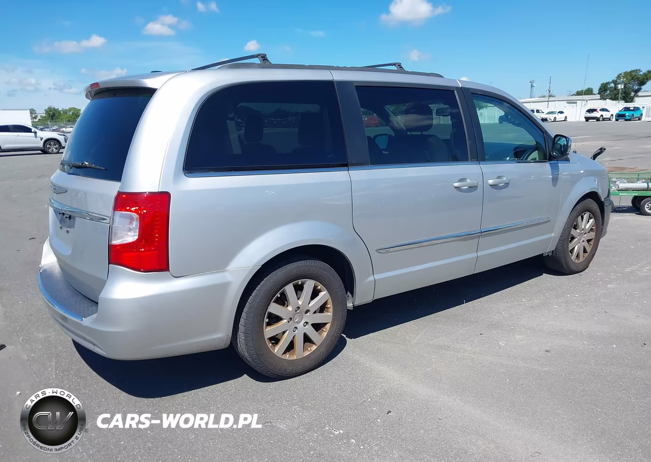 2011 Chrysler Town & Country Touring-L VIN:2A4RR8DG2BR677542 - 4