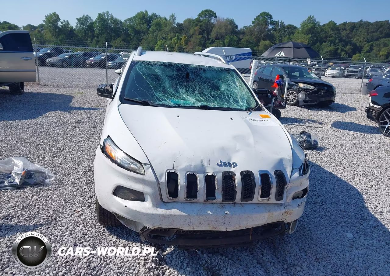 2018 Jeep Cherokee Latitude Plus Fwd VIN:1C4PJLLB6JD590659 - 12
