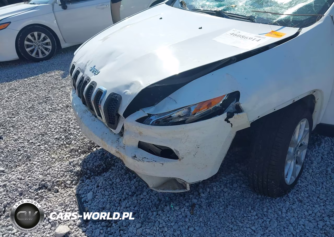 2018 Jeep Cherokee Latitude Plus Fwd VIN:1C4PJLLB6JD590659 - 6
