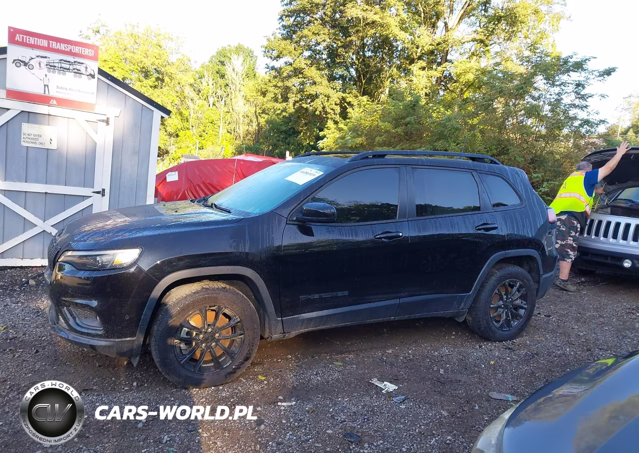 2023 Jeep Cherokee Altitude Lux 4X4 VIN:1C4PJMMB4PD107571 - 14