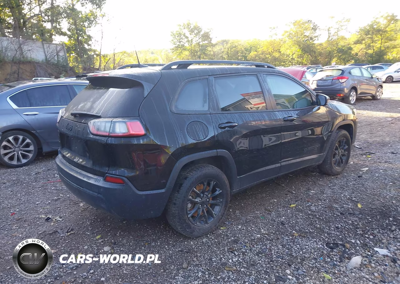 2023 Jeep Cherokee Altitude Lux 4X4 VIN:1C4PJMMB4PD107571 - 4
