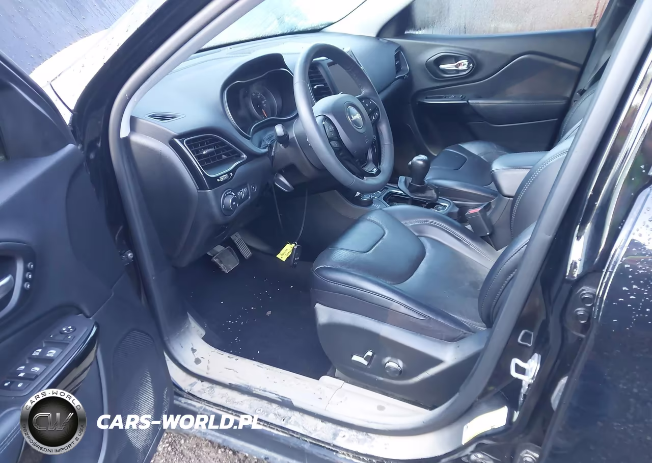 2023 Jeep Cherokee Altitude Lux 4X4 VIN:1C4PJMMB4PD107571 - 6