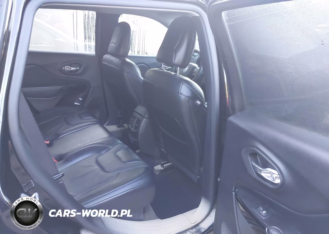 2023 Jeep Cherokee Altitude Lux 4X4 VIN:1C4PJMMB4PD107571 - 8