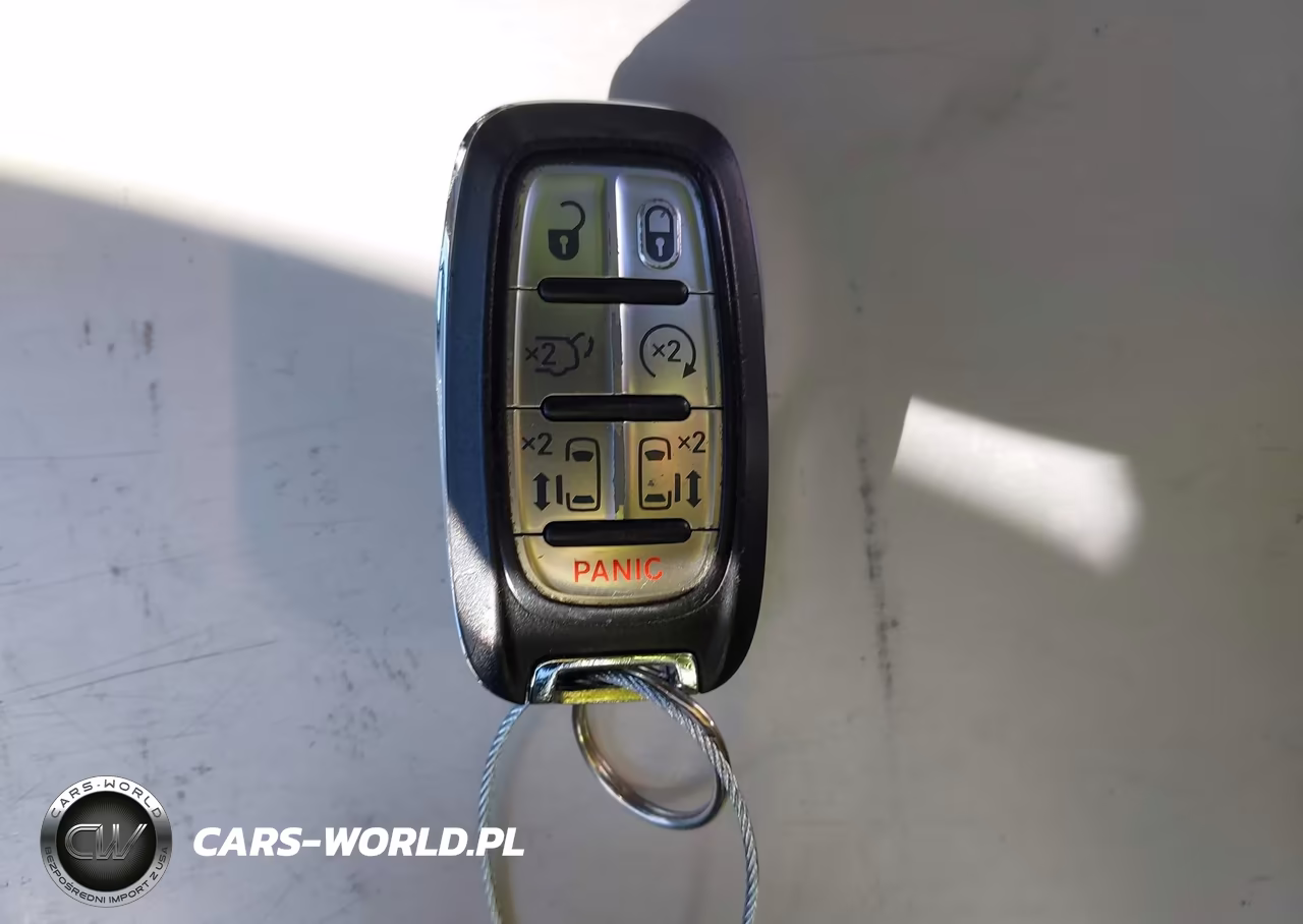 2023 Chrysler Pacifica Hybrid Limited VIN:2C4RC1S72PR632691 - 11