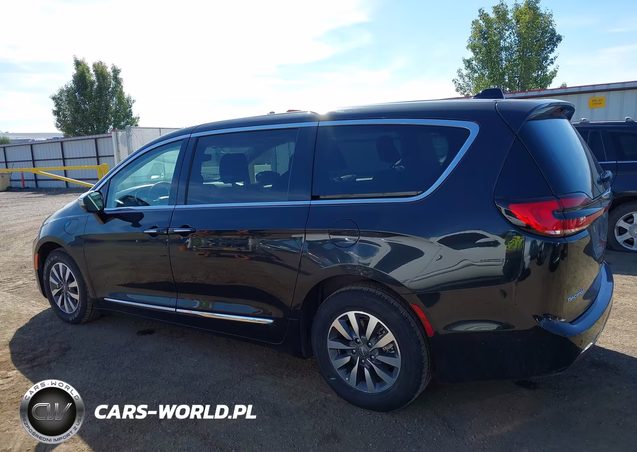 2023 Chrysler Pacifica Hybrid Limited VIN:2C4RC1S72PR632691 - 15