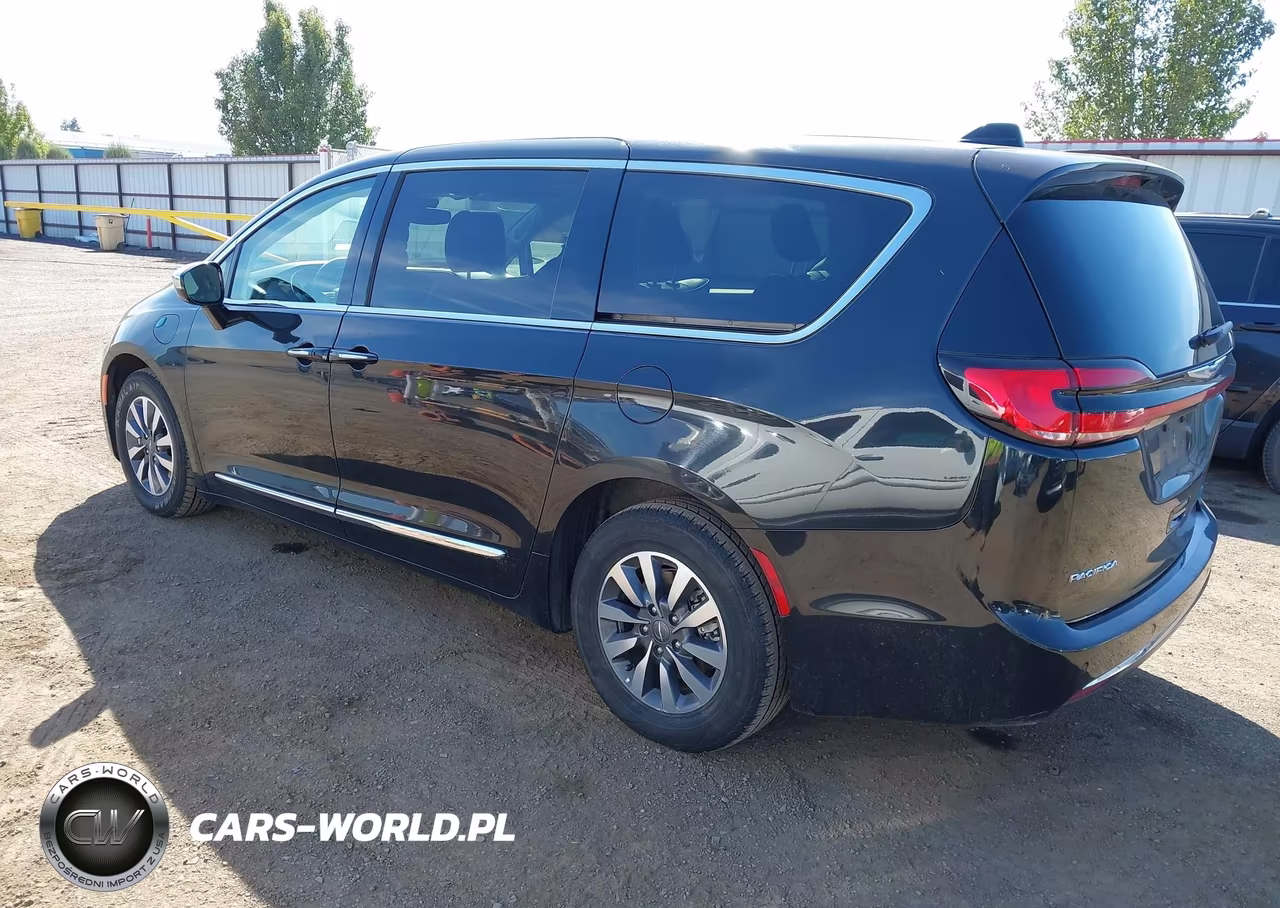 2023 Chrysler Pacifica Hybrid Limited VIN:2C4RC1S72PR632691 - 3