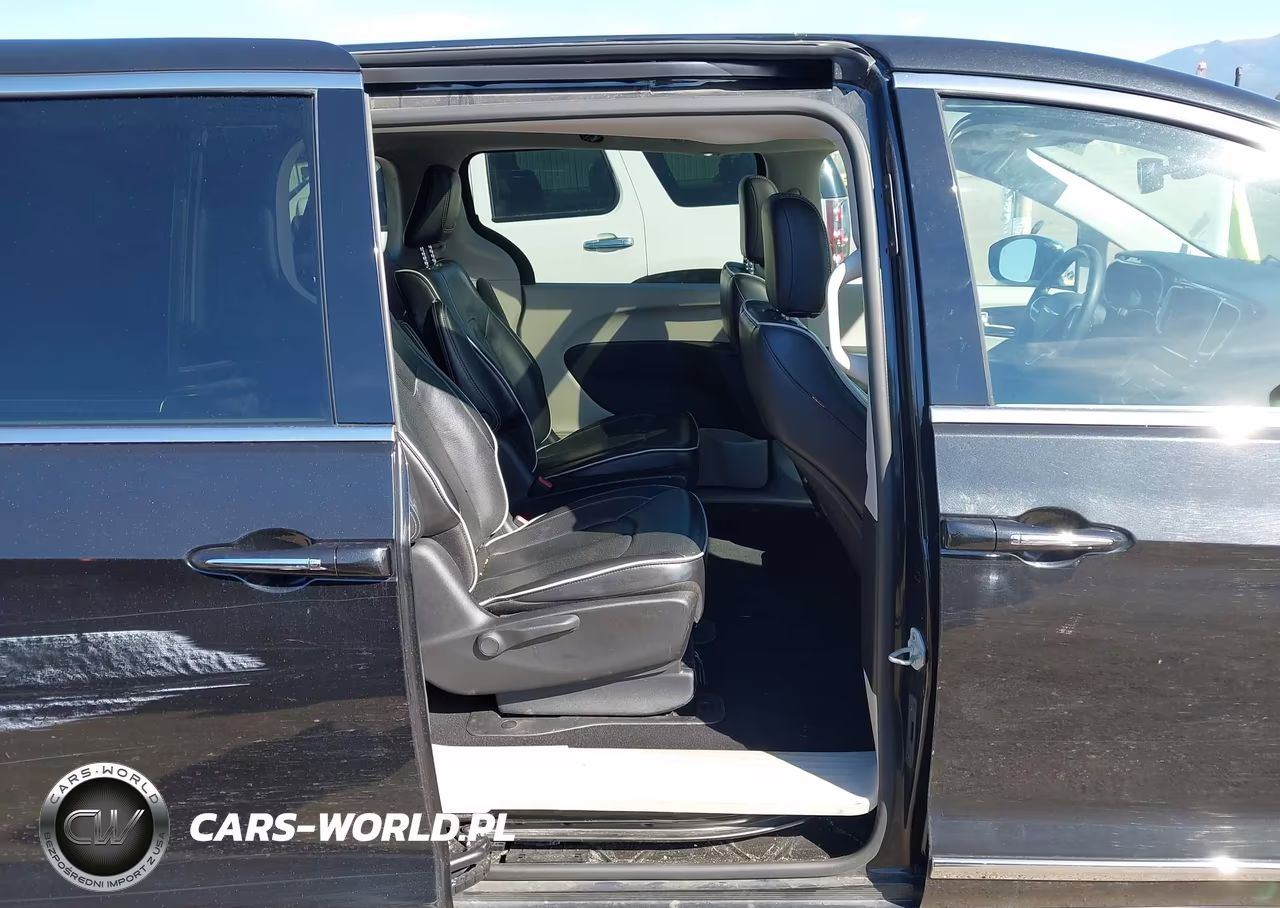 2023 Chrysler Pacifica Hybrid Limited VIN:2C4RC1S72PR632691 - 8